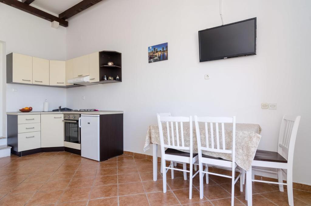 Arka Apartment
